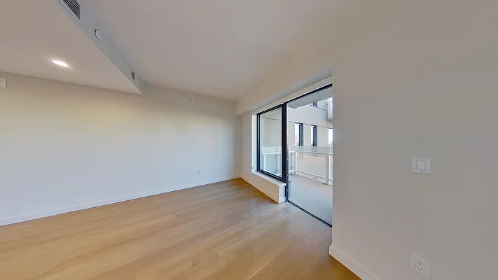 Rented by Bond New York | media 333