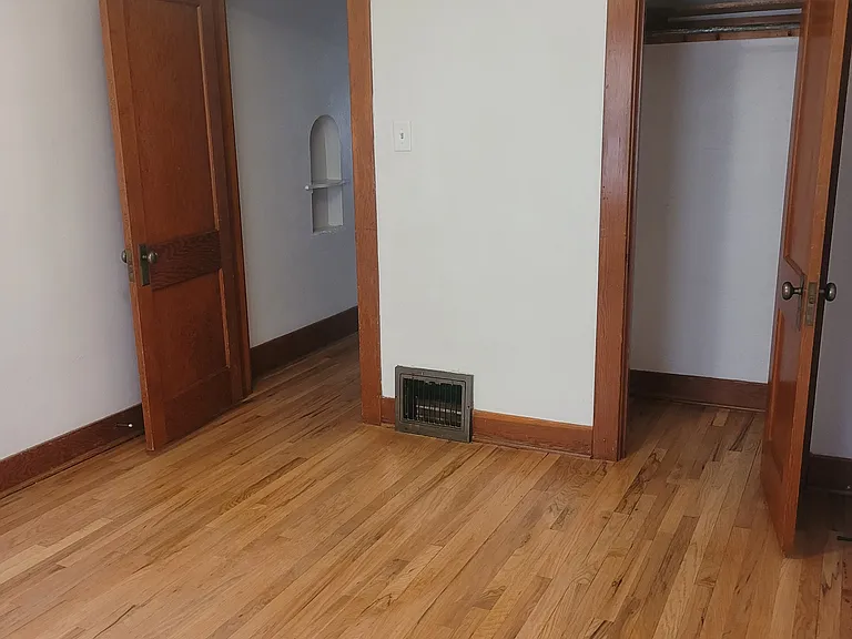 113 E 26th St #113 — Photo 9