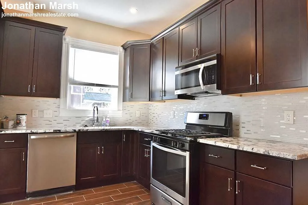 3 bed, $3,000 — Photo 1