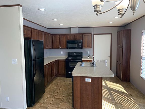 3rd image of 920 Century Plaza Dr #465