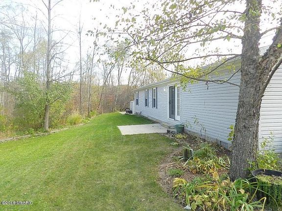 4th image of 50213 Crescent Dr