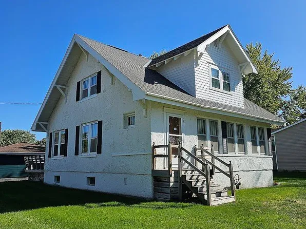 701 S Mill St, Lake Mills, IA 50450