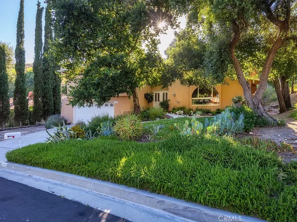 25227 Running Horse Rd, Newhall, CA 91321