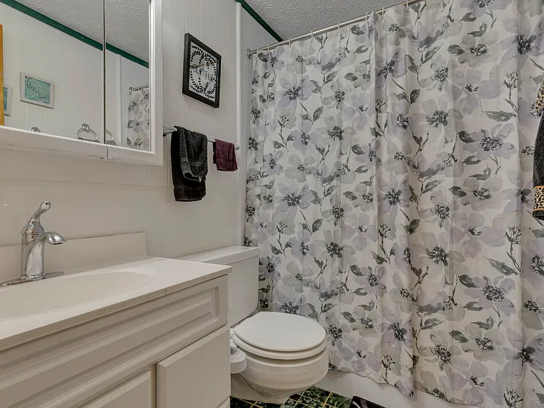 703 Cherry Hollow Rd — Photo 7