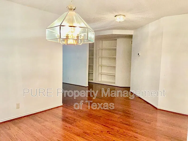 3 bed, 2.0 bath, 1908 sqft, $2,050 — Photo 4
