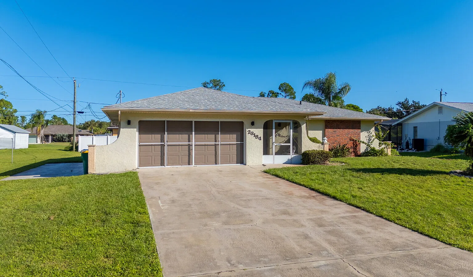 3 bed, 2.0 bath, 1370 sqft, $2,200 — Photo 2
