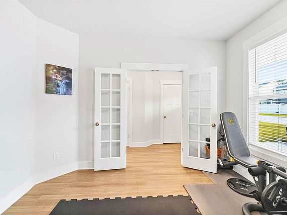 4th image of 109 Shallons Dr #A