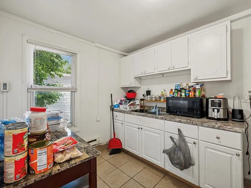 13 E 21st St #B
