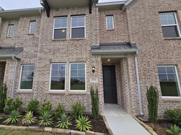 5720 Lakeview Dr, Watauga, TX 76148