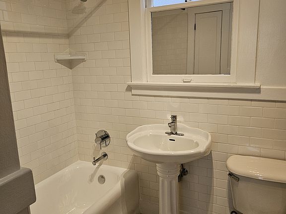 4th image of 3851 17th St #1