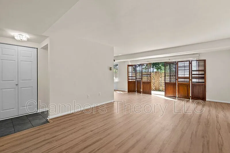 4241 Columbia Pike #101