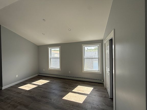 3rd image of 126 Cross St Floor 3