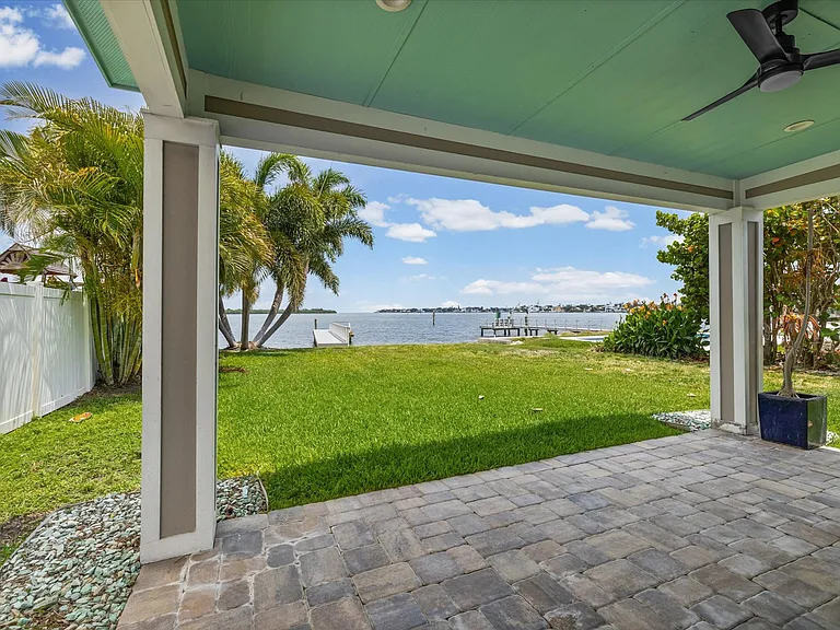 6323 Bayou Grande Blvd NE — Photo 44