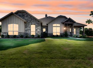 723 Crystal Lake Ln, Red Oak, TX 75154