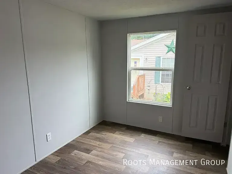 15 Locust St #15 — Photo 23