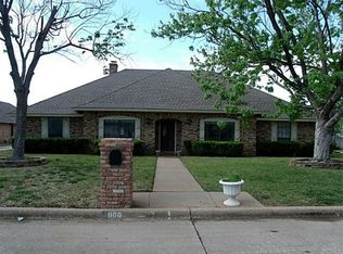 1100 Shady Oak Trl, Mansfield, TX 76063