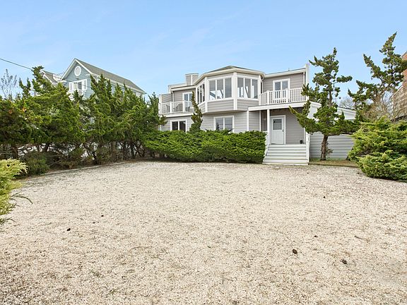 2nd image of 627 Dune Rd