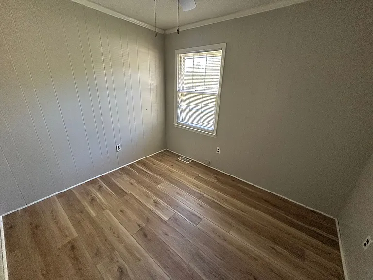 545 Asbury Rd — Photo 9