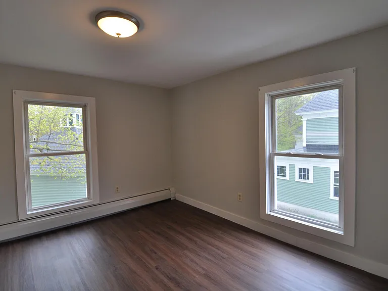 16 Railroad St #2 — Photo 8