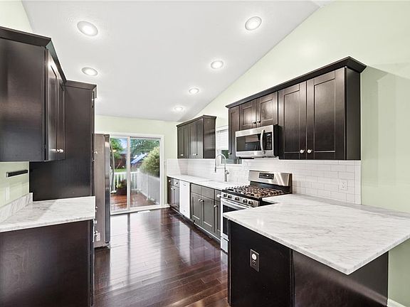 4th image of 6747 Charles Ave