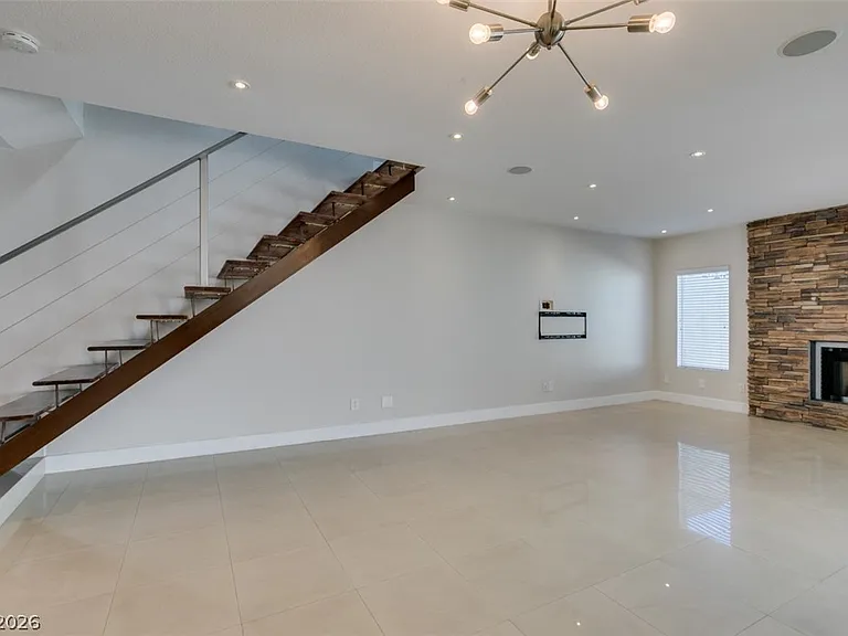 5046 Schumann Dr — Photo 6