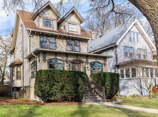 725 S Elmwood Ave, Oak Park, IL 60304