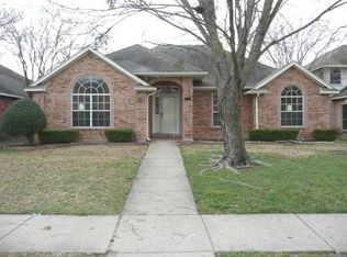 2304 Spring Mills Rd, Mesquite, TX 75181