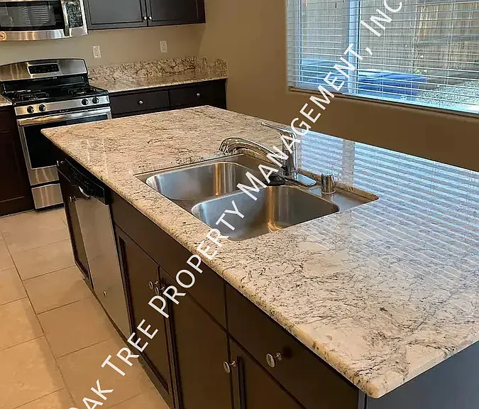 5853 E Voorman Ave — Photo 2