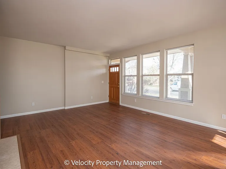 1530 NW Hickory Pl — Photo 6