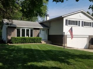 1306 N Pima Ln, Mount Prospect, IL