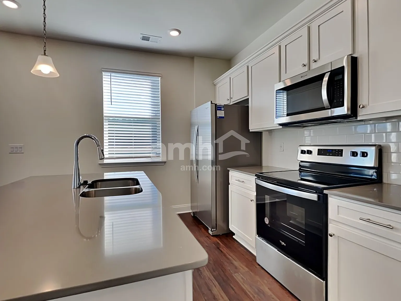 3 bed, 2.5 bath, 1685 sqft, $2,325 — Photo 4