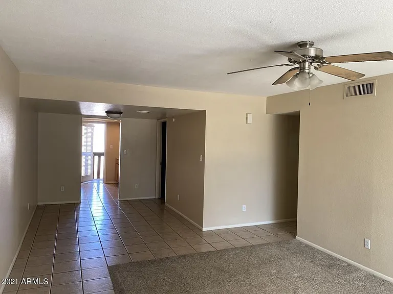 1927 E Hampton Ave #206 — Photo 2