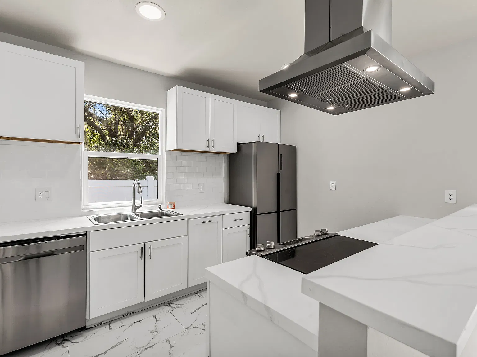 2 bed, 1031 sqft, $2,000 — Photo 2
