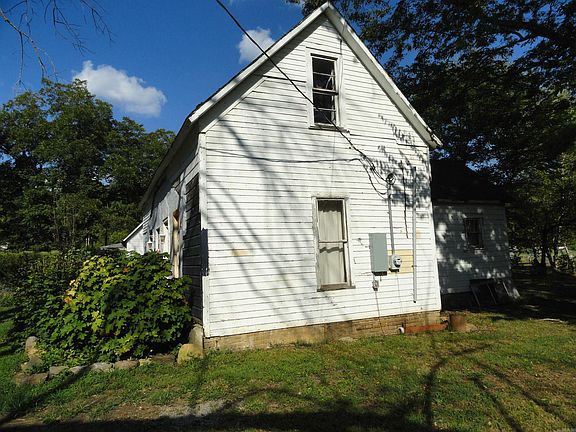 4th image of 104 Limestone St