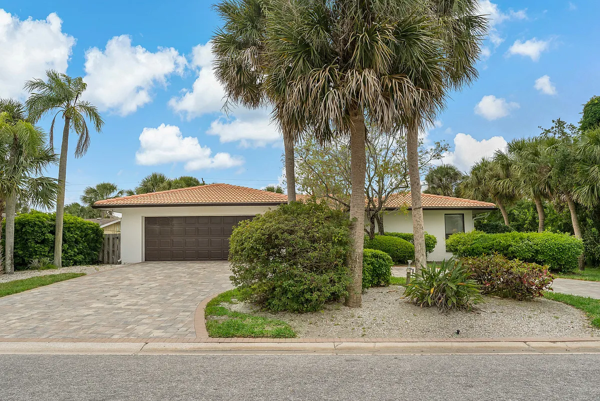 Building Photo - 710 Treasure Boat Way
