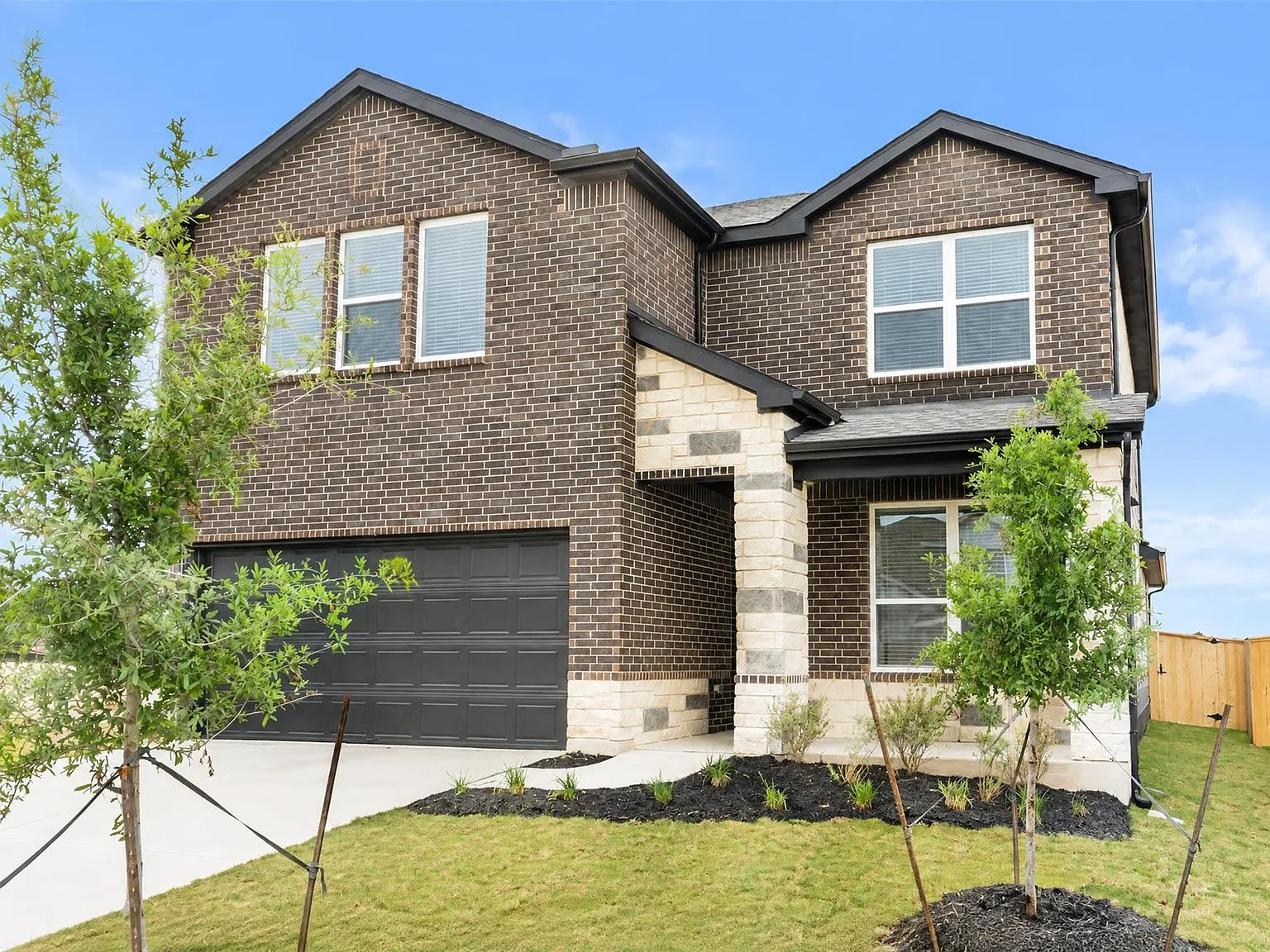 5 bed, 3.0 bath, 2579 sqft, $2,395 — Photo 1