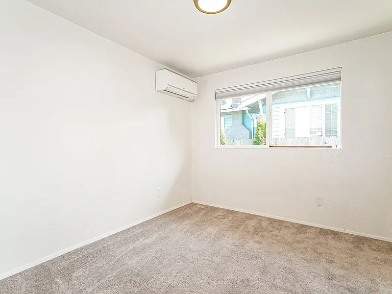 10201-10203 17th Ave SW — Photo 15