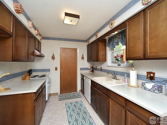 5th image of 1236 Aikins Way
