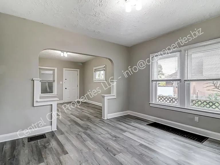 1267 Wilson Ave — Photo 4