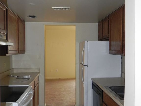 2nd image of 122 Wankoma Dr