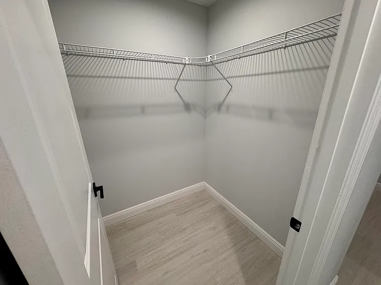 4100 Mendoza Ave — Photo 12