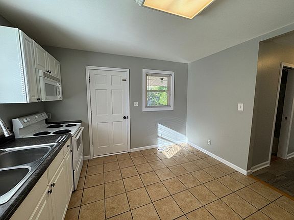 5th image of 210 Auten Cir