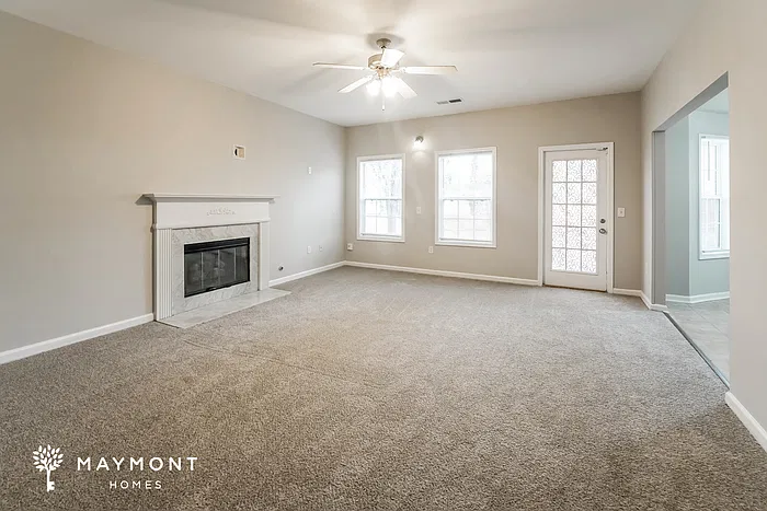 5 bed, 3.0 bath, 2570 sqft, $2,495 — Photo 4