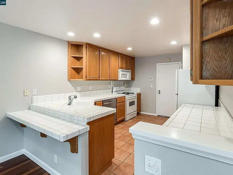 435 Regal Lily Ln — Photo 13