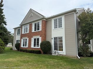 37424 Stonegate Cir, Clinton Township, MI 48036