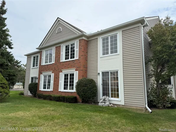 37424 Stonegate Cir, Clinton Township, MI 48036