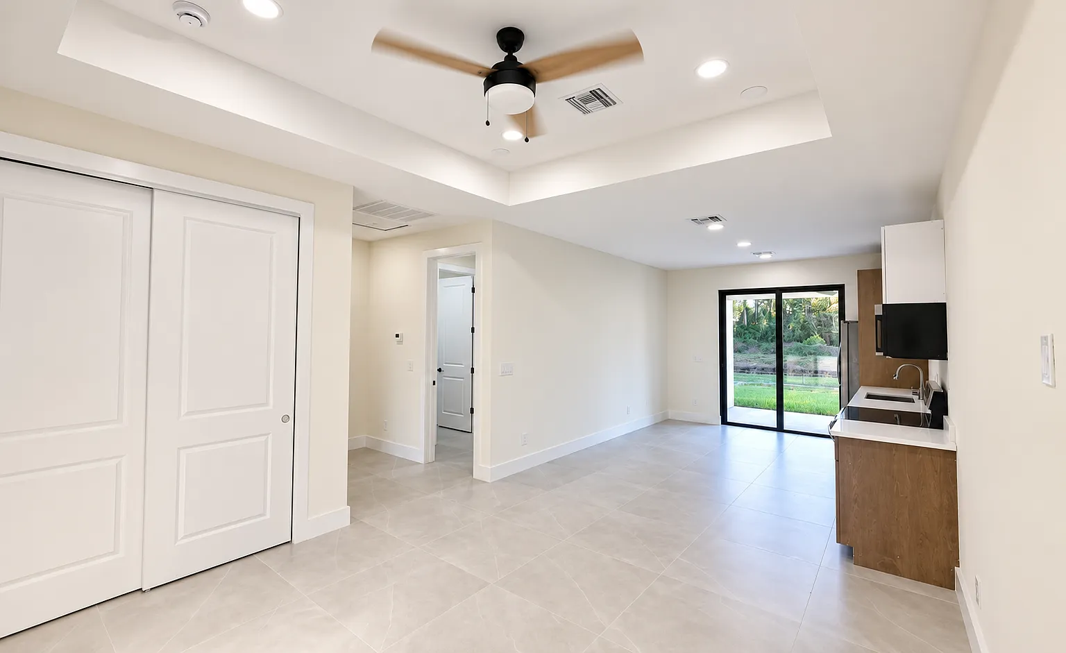 2 bed, 900 sqft, $1,450 — Photo 4