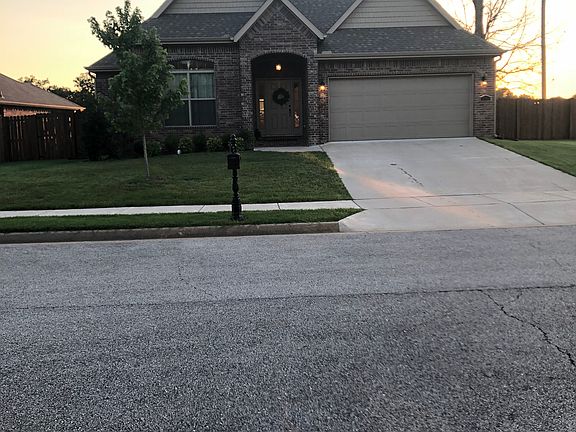 2nd image of 2646 Aspen