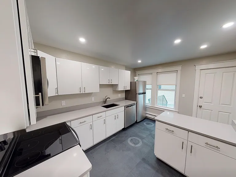 33 Portsmouth St #1D — Photo 5