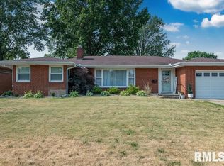 400 Sheridan Rd, Pekin, IL 61554